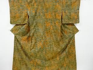 リサイクル　未使用品　亀甲模様織り出し暈し手織り真綿紬着物